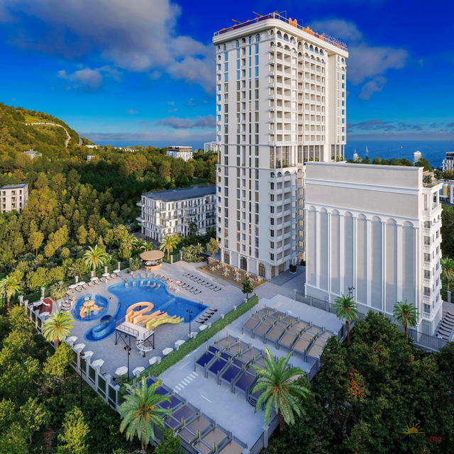 Wyndham Grand Residences. Aqua